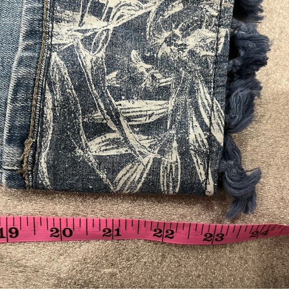 [2.5/US14]Chico’s So Slimming Girlfriend Slim Leg Blue Denim Crop Folded Hem - Picture 8 of 10